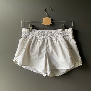 Lululemon Women’s Tracker Low-Rise Lined Short 4"